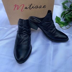 MATISSE Augustine funky ruched mules 8